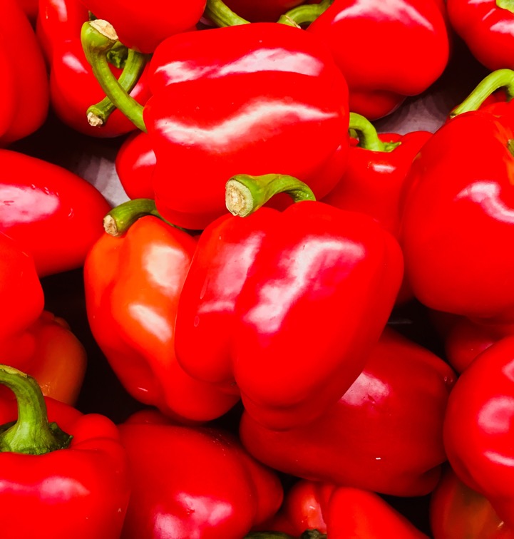 bundles of red bell peppers 870808